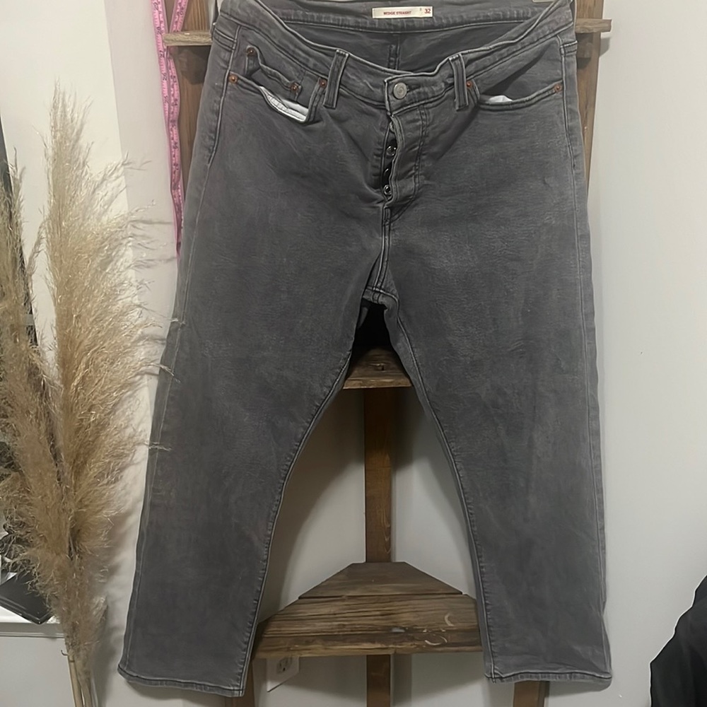 LEVIS gently used Wedgie straight jeans
